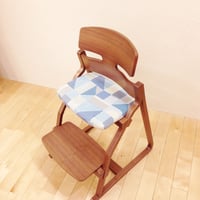 【受注生産】lec-0006　アップライトチェア（フレーム：ウォールナット + 布ツミキ or 布ボンボン）