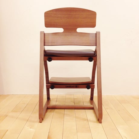 【受注生産】lec-0003　アップライトチェア（フレーム：ウォールナット + 布10色 or 合成皮革10色）