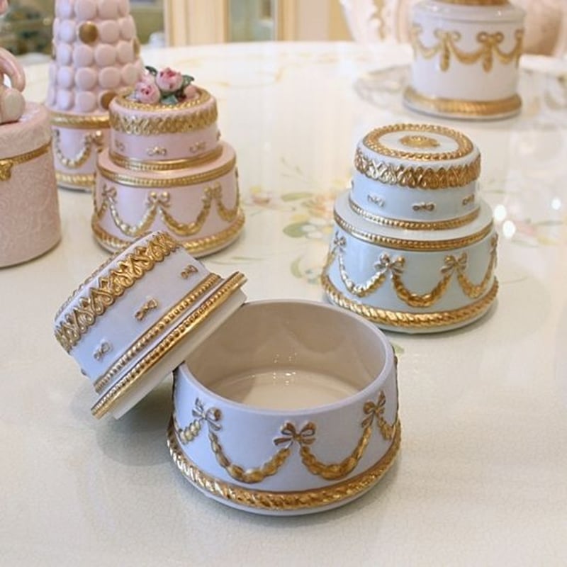 VILLARI リボンガーランド ケーキ型ボックス D | APIS NET SHOP