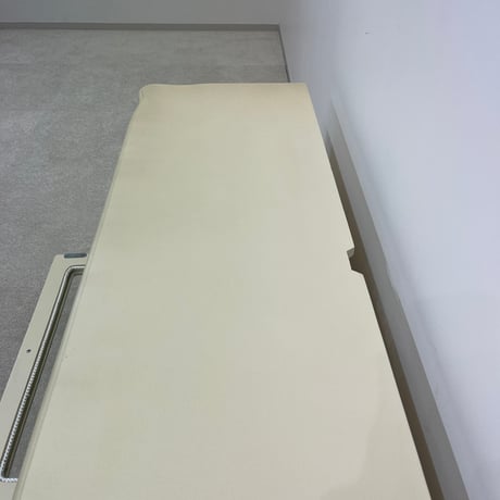 テレビボード　ベージュアイボリー　W130cm　アンティーク調