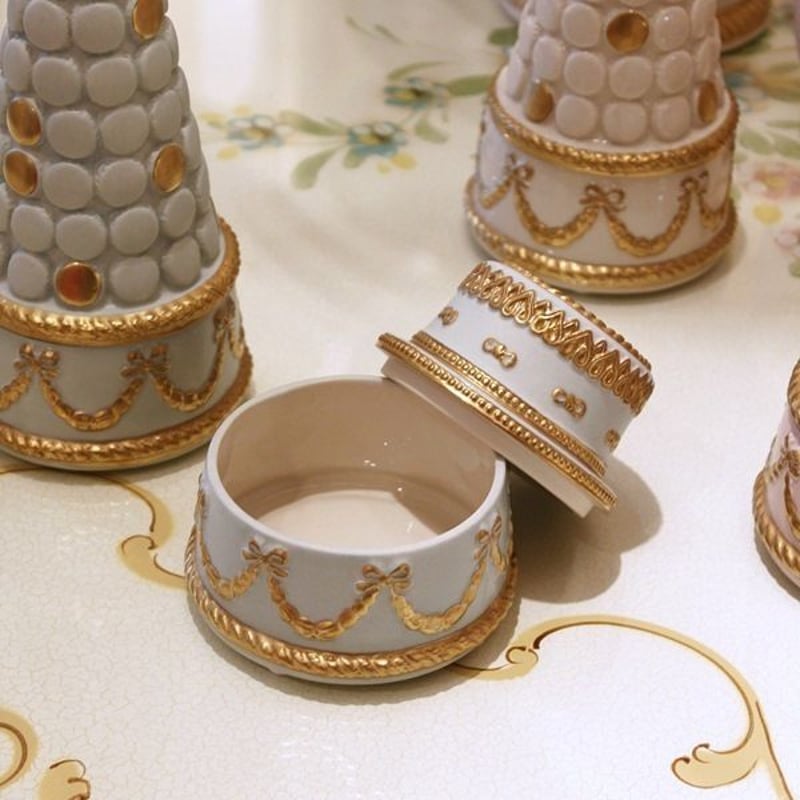 ポーセリンヴィラリPORCELLANE VILLARIボンボニェール（小物入れ） ポーセリンヴィラリPORCELLANE VILLARIボンボニェール（小物入れ