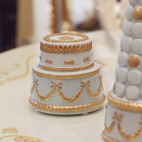 新品 ヴィラリ ☆ VILLARI ☆デザートプレート イエロー リボン 新品 ヴィラリ ☆ VILLARI ☆デザートプレート イエロー リボン