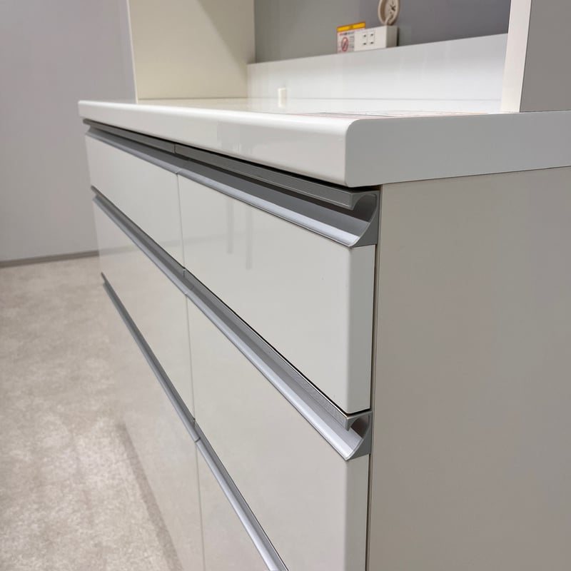 Pamouna パモウナ　テレビボード　パールホワイト　引き出し付き　120cm Pamouna 食器棚 120cm パールホワイト 全扉、引き出しサイレント