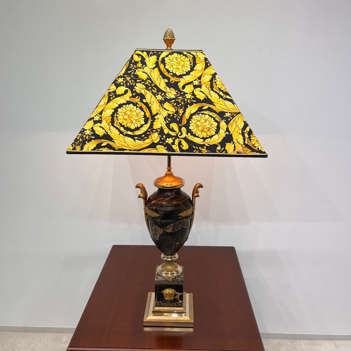 VERSACE HOME （ヴェルサーチホーム）テーブルランプ | APIS NET SHOP