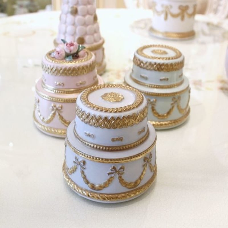 VILLARI リボンガーランド ケーキ型ボックス D | APIS NET SHOP