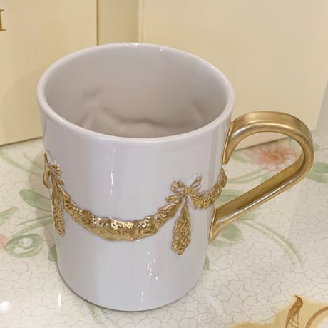 VILLARI リボンガーランドのマグカップ  ホワイトまたはピンク