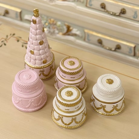 VILLARI リボンガーランド  ケーキ型ボックスD  キャンドル入り   ピンク