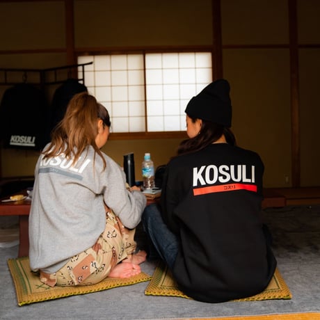KOSULI CROSSING HANDS CREW NECK SWEAT コスリ　クロッシング　ハンズ　クルーネックスウェット　裏起毛　トレーナー