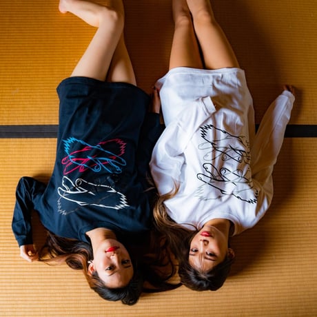 KOSULI CROSSING HANDS LONG SLEEVE/コスリ クロッシング　ハンズ　長袖Tシャツ