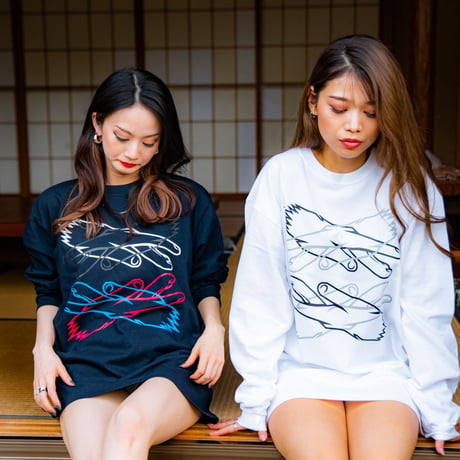 KOSULI CROSSING HANDS LONG SLEEVE/コスリ クロッシング　ハンズ　長袖Tシャツ