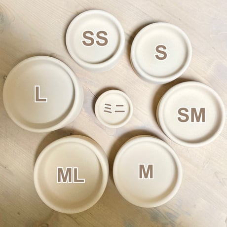 【Semi-custom】うさぎ様用食器・Ｍサイズ、ＭＬサイズ、Ｌサイズ（名入れorカラー・うさぎ印）