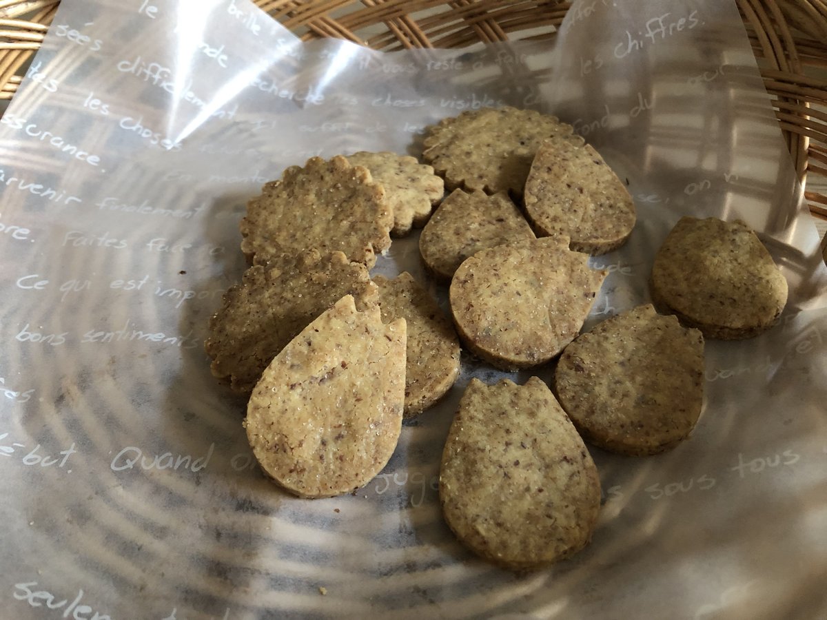 からだ想いのごほうび時間に」ひよこ豆粉とアーモンドのフラワー