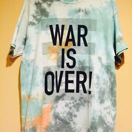 WAR  IS  OVER  Tシャツ