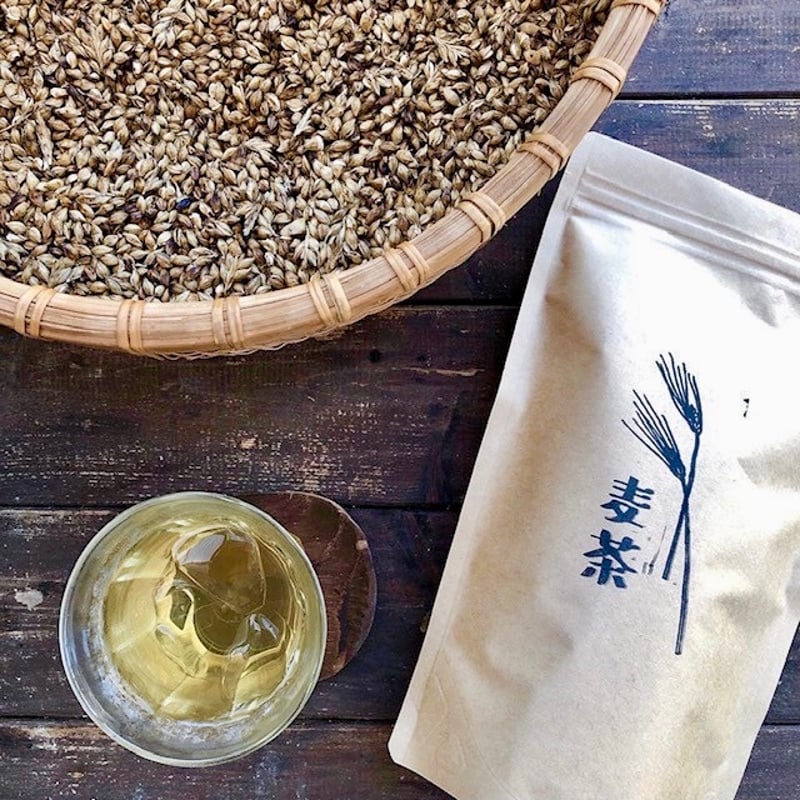 鉄鍋焙煎 六条麦茶 10包 | GOODEARTH STORE ～子どもたちを真ん中に～