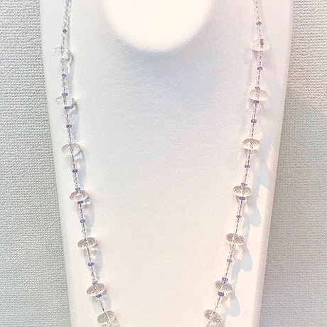 水晶とタンザナイトのロングネックレス