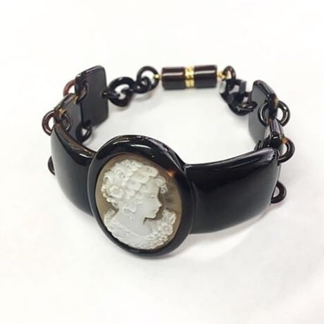 シェルカメオと鼈甲のブレスレット