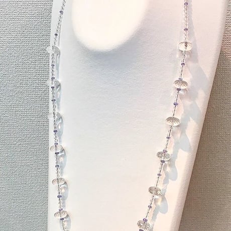 水晶とタンザナイトのロングネックレス
