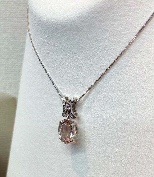 k18WG モルガナイト3.98ct ダイヤ0.1ct ペンダントトップ-