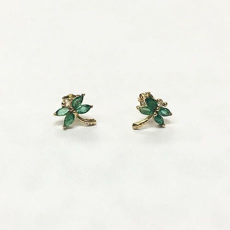 K18エメラルドピアス