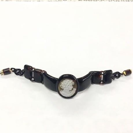 シェルカメオと鼈甲のブレスレット