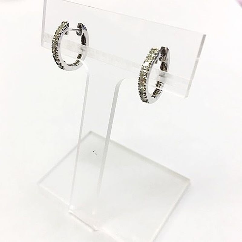 小花の3連カジュアルダイヤモンドピアス K18WG