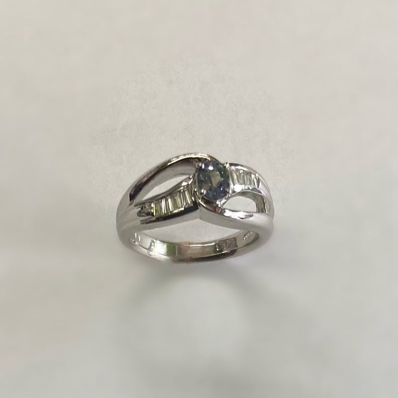 Pt900 アレキサンドライトリング | ジュエリーおかだ オンライン Pt900 アレキサンドライトリング | ジュエリーおかだ オンライン