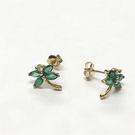 K18エメラルドピアス