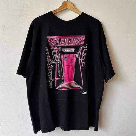 「エノシマン x 江ノ電プラットフォーム」 ビッグシルエット Tシャツ