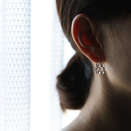 dotcube earring