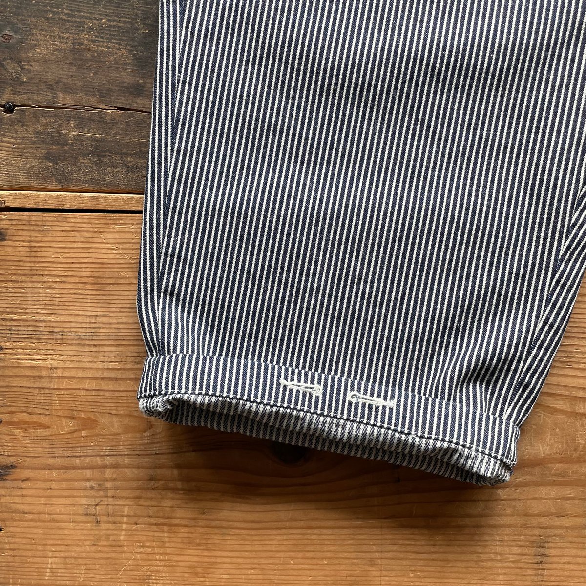 homspun 10oz ヒッコリー&ホワイトデニム ギャザーパンツ | SEEP STORE