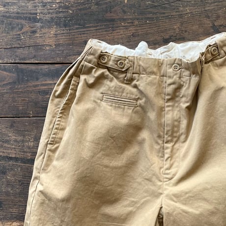 SEEP Cotton Twill Side-tuck Short Pants