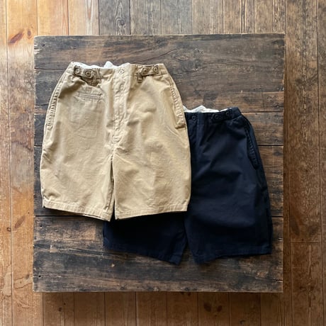 SEEP Cotton Twill Side-tuck Short Pants