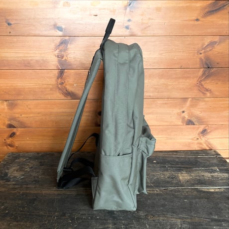 STANDARD SUPPLY / TRUE NYLON DAILY DAYPACK