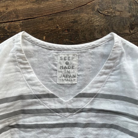 SEEP  Lady's Gauze Border V-Neck Sht.