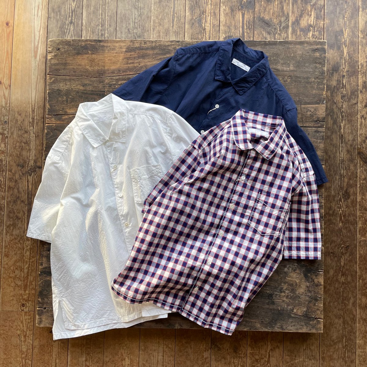 【新品・未使用】homspun ホームスパン 花柄 コットン半袖シャツ homspun 100/2 ブロード 小花プリントオープンカラーシャツ – SUSCON