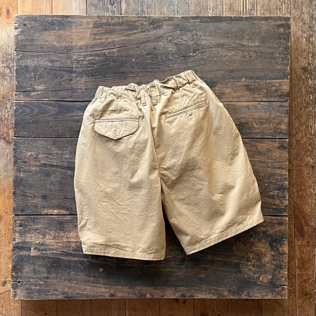 SEEP Cotton Twill Side-tuck Short Pants