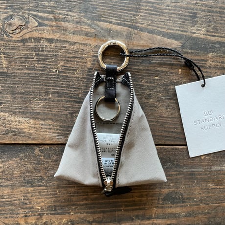 STANDARD SUPPLY / TRIANGLE CHARM POUCH