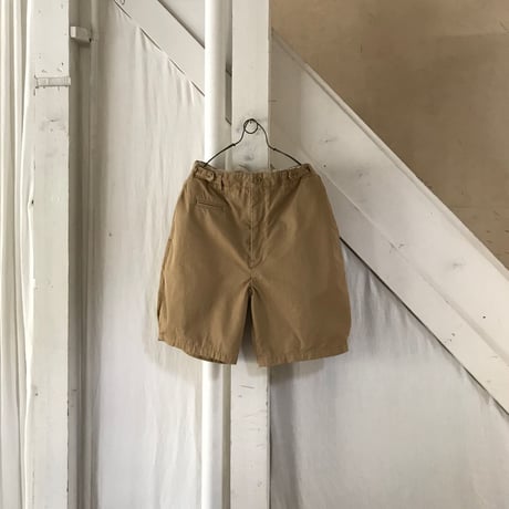 SEEP Cotton Twill Side-tuck Short Pants
