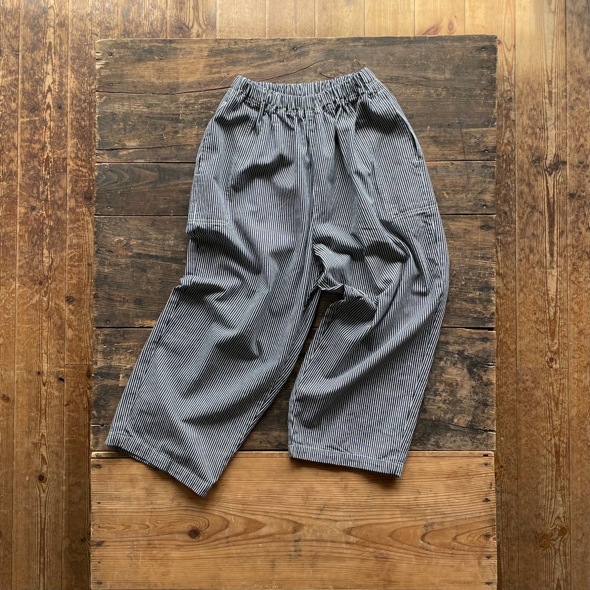 homspun 10oz ヒッコリー&ホワイトデニム ギャザーパンツ | SEEP STORE