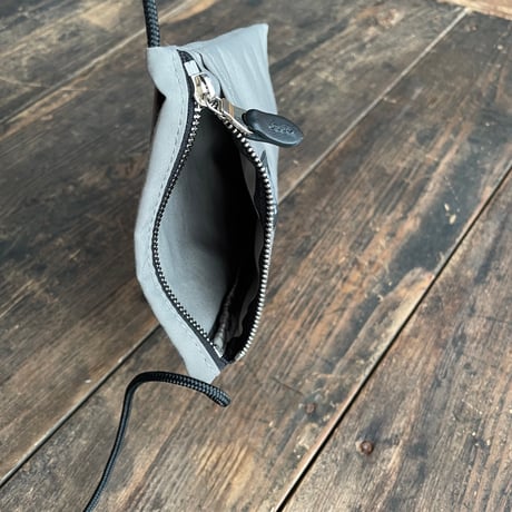 STANDARD SUPPLY / SLING PURSE M