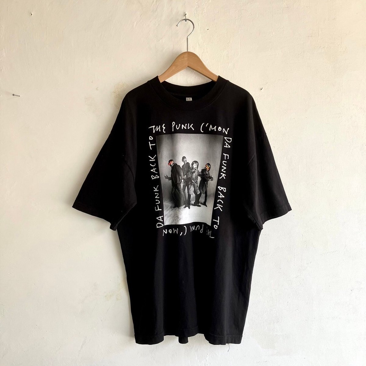 Celebration and Dance T-shirt C（ブラック） : photo b