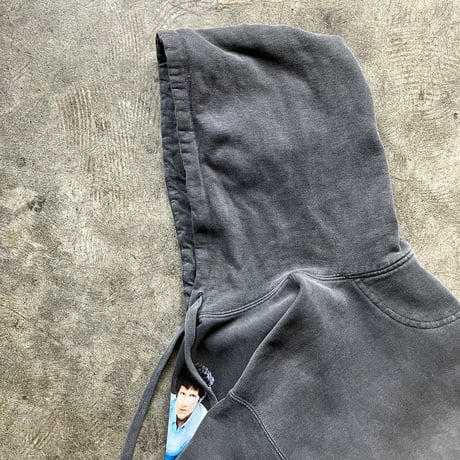 THE TIES THAT BIND Hoodie A（ペッパー）: photo by 三田正明