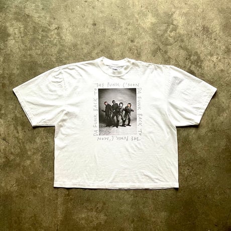 Celebration and Dance ドロップショルダーT-shirt A（ホワイト）  : photo by Junji Ishiguro