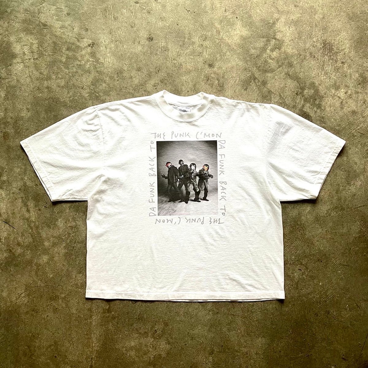 Celebration and Dance ドロップショルダーT-shirt A（ホワイト