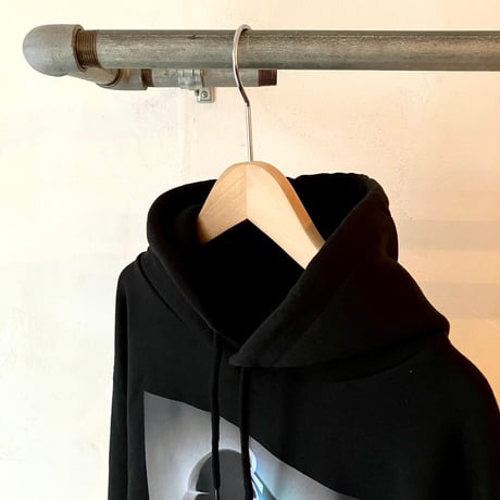 Celebration and Dance Hoodie C (コットン100%／ポケットレス) : photo by Junji Ishiguro