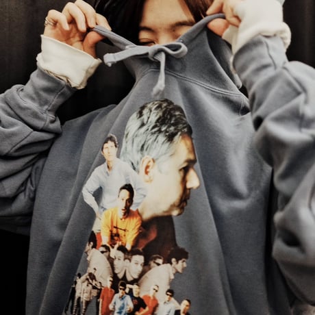 THE TIES THAT BIND Hoodie B（ブルージーン）: photo by 三田正明