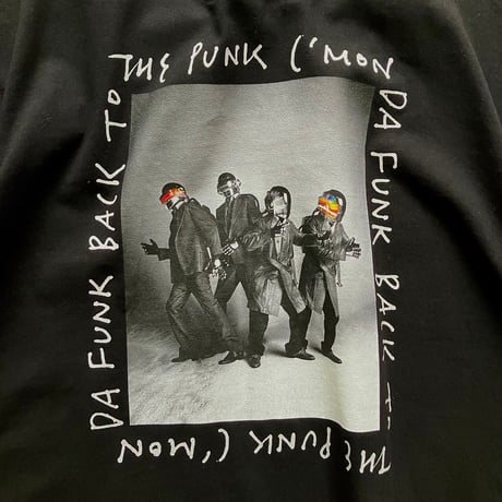 Celebration and Dance T-shirt C（ブラック） : photo by Junji Ishiguro