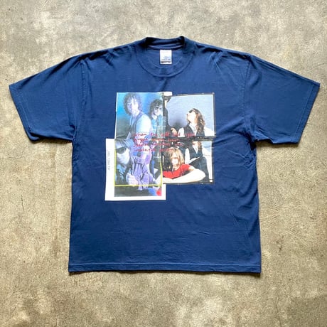 🔸Lサイズ4点のみ🔸 Maybe not tonight T-shirt（ミッドナイトネイビー）: photo by ジョディ浅野