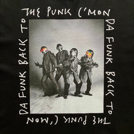 Celebration and Dance T-shirt C（ブラック） : photo by Junji Ishiguro