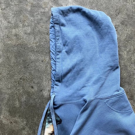 THE TIES THAT BIND Hoodie B（ブルージーン）: photo by 三田正明